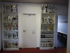 Umkleiden und Pokale